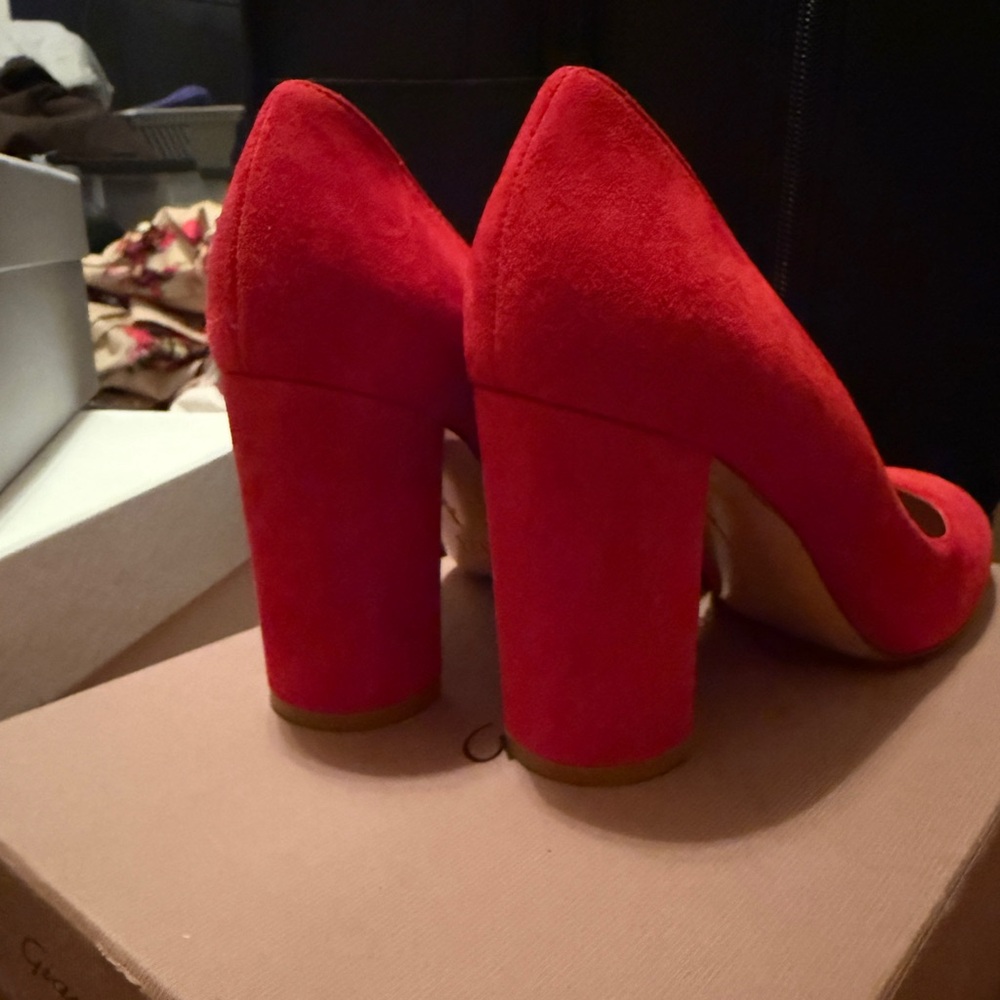 Tomato red suede classic pumps - Picture 4 of 8